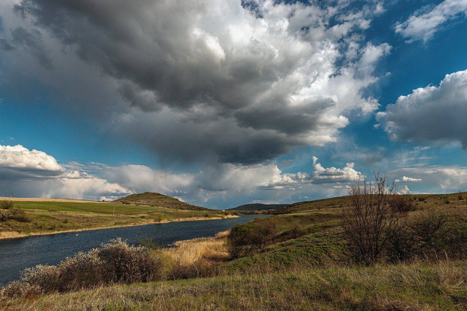 пейзаж, природа, небо, облака, ставок, водоём, холмы, степь, цветы, трава, куст,, Юрий Диденко