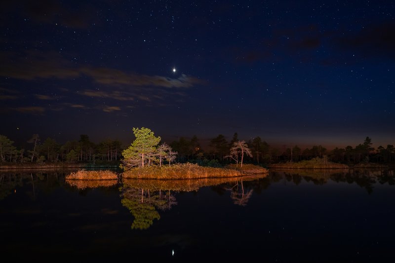 lake,night,stars,light,landscape,nightscape,forest,dark,latvia,kemers,nature, Ostrov фото превью