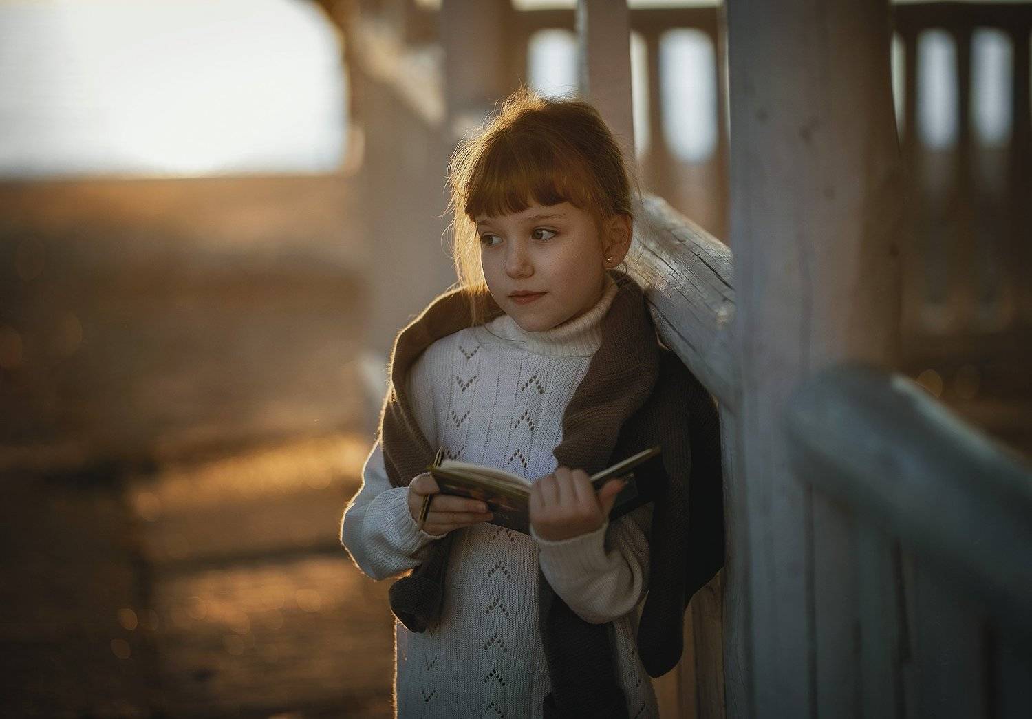 девочка, детство, вечер, закат, весна одиночество книга карандаш весна пляж раздумия, Марина Еленчук