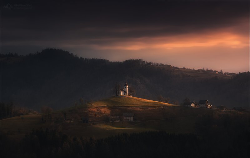 словения, церковь, альпы, осень, Slovenia, St.Thomas, church, церковь,Alps, Sveti Tomaž nad Praprotnim, Kamnik–Savinja Alps Д О М И Н А Н Т А фото превью