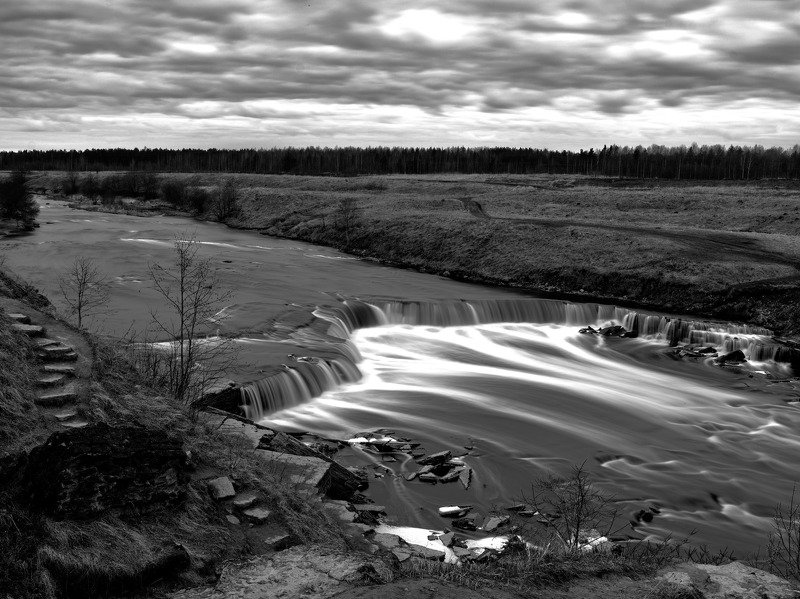 река, водопад, вечер - фото превью