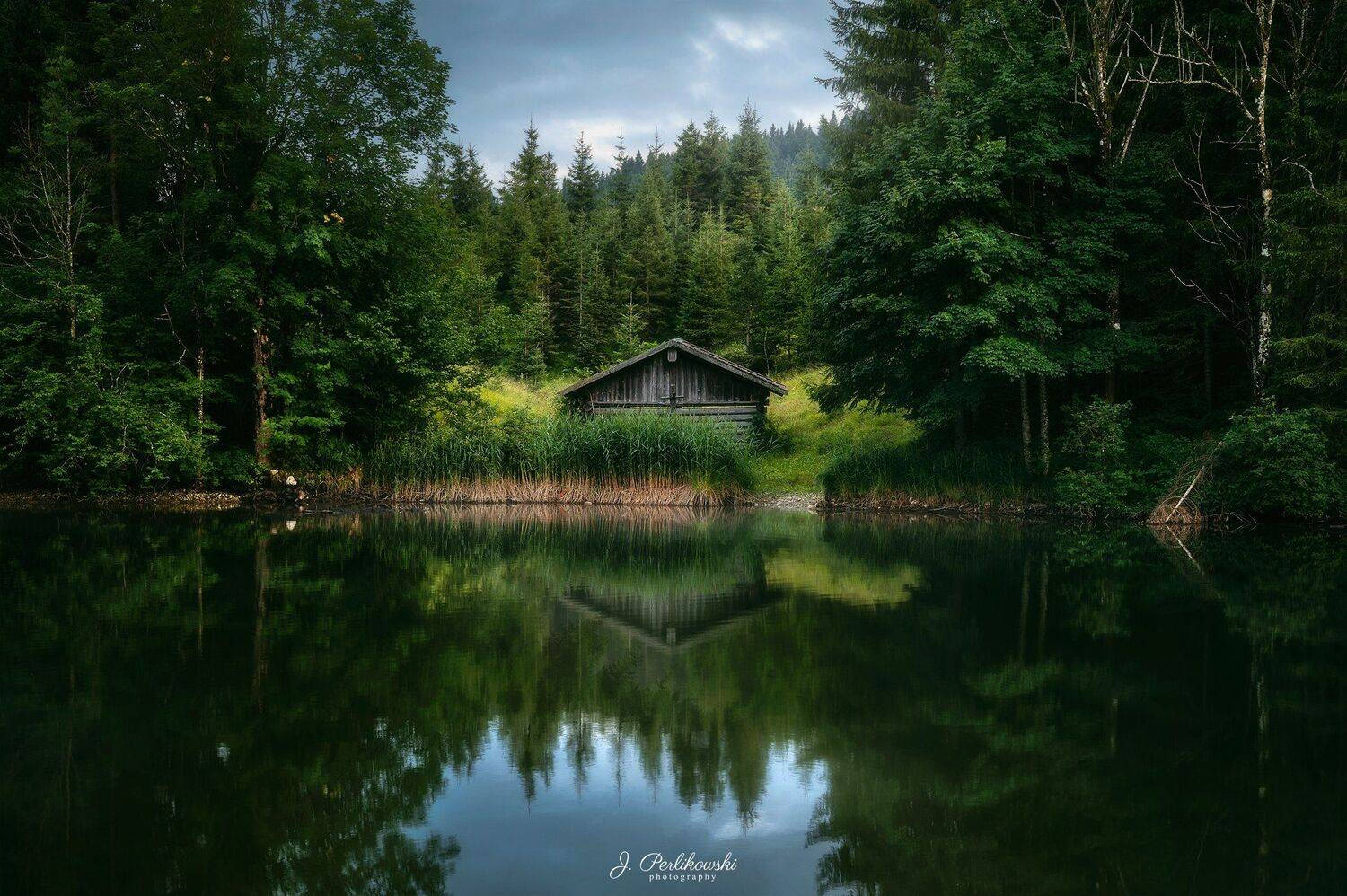hut, lake, mirror, forest,, Jakub Perlikowski