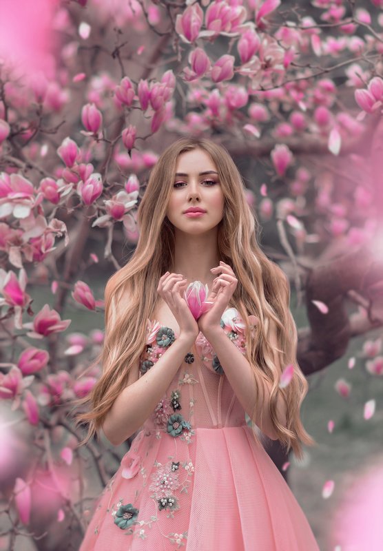 Магнолия, розовый, цветения, цветы, девушка, нимфа, весна, природа, красавица, сказочное фото, образ, розовое платье, костюм, сказка, волшебство, лепестки, магия, сочи, портрет, женский портрет, юность, молодость, нежность Магнолия фото превью