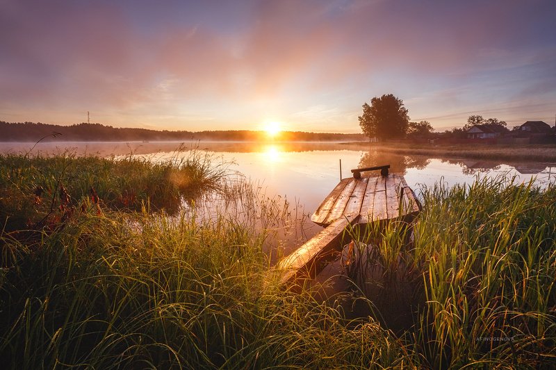утро рассвет туман солнце берег лодка В тишине рассвета фото превью