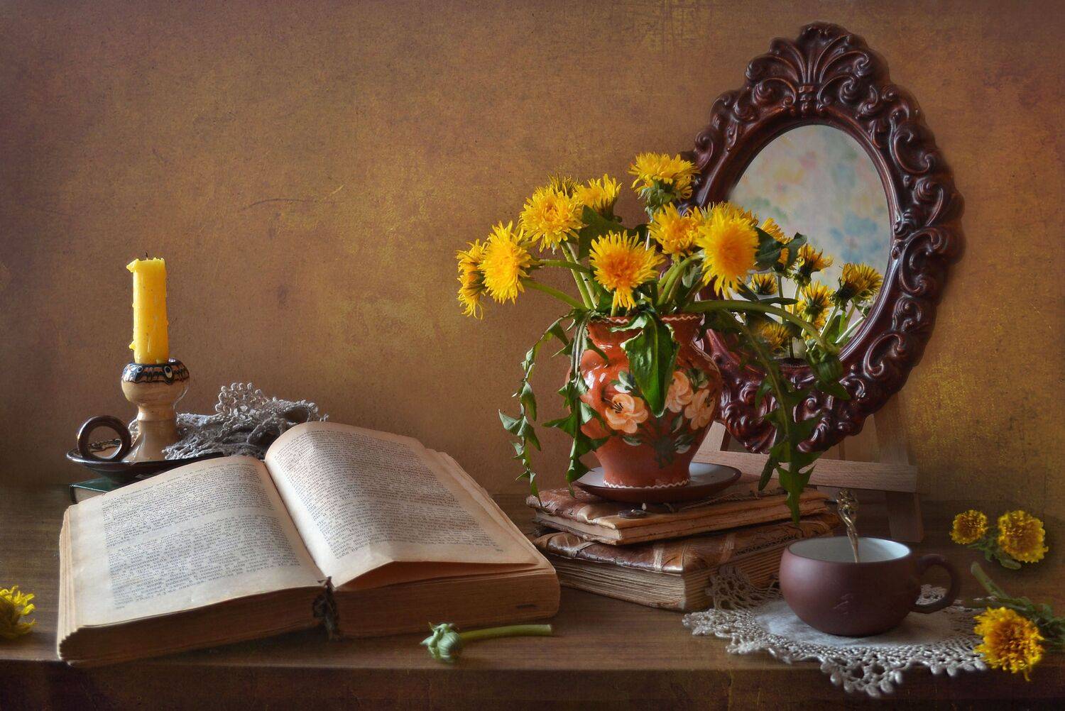 still life ,натюрморт,вечер,закат, мать мачеха,керамика, свеча, подсвечник, книга, зеркало, отражение весна, май, Колова Валентина
