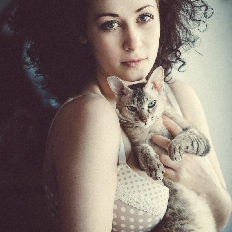 девушка, кот, кошка, портрет, кудри, ушки, лапки Виктория фото превью