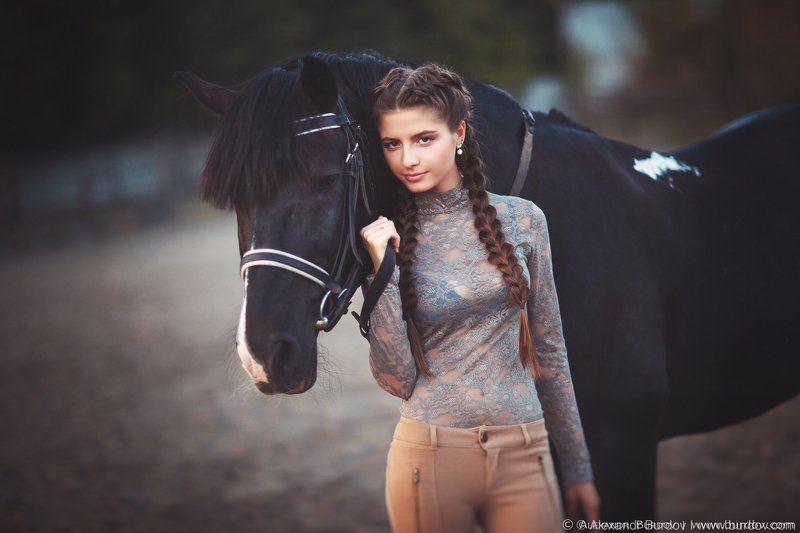 Julia and the horse фото превью