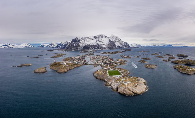 Henningsvaer, soccer, pitch, aerial, lofoten, norway Henningsvaer, Lofoten фото превью
