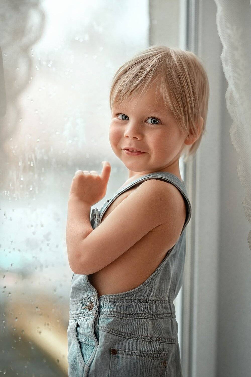 мальчик, съемка дома, у окна, дневной свет, дети, художественная фотография, дети и животные, Елена Чернигина