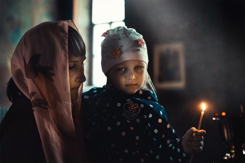 В храме