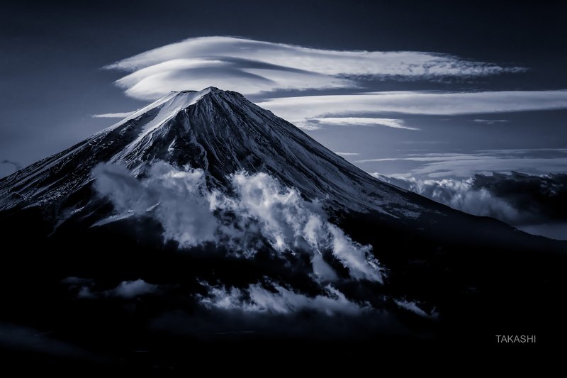 Fuji,Japan,mountain,clouds,snow,summit,top,autumn, Clouds on the summit фото превью