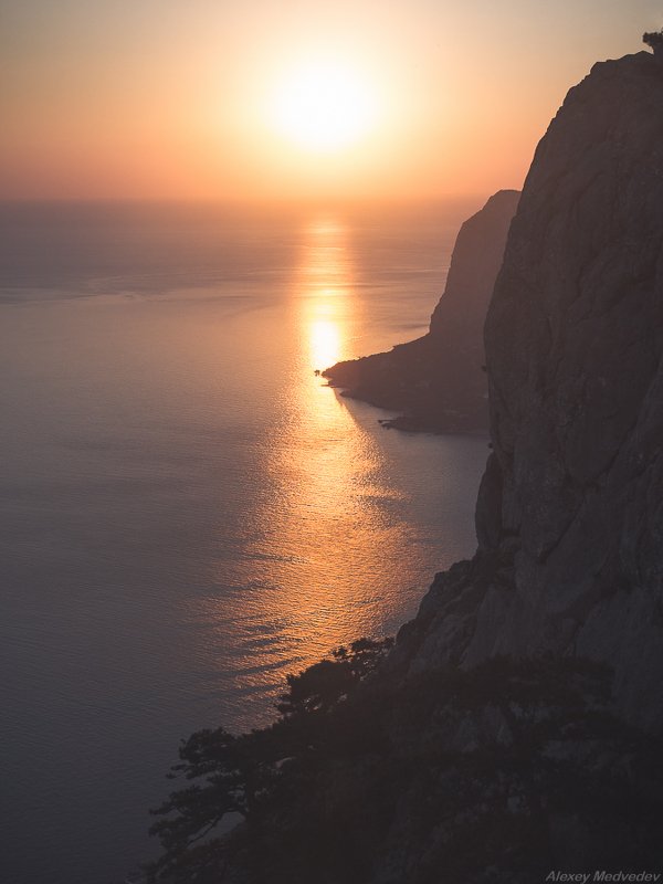 бухта, Крым, Ласпи, солнце, ильяс	 Вечерние стены Ильяс-Кая фото превью