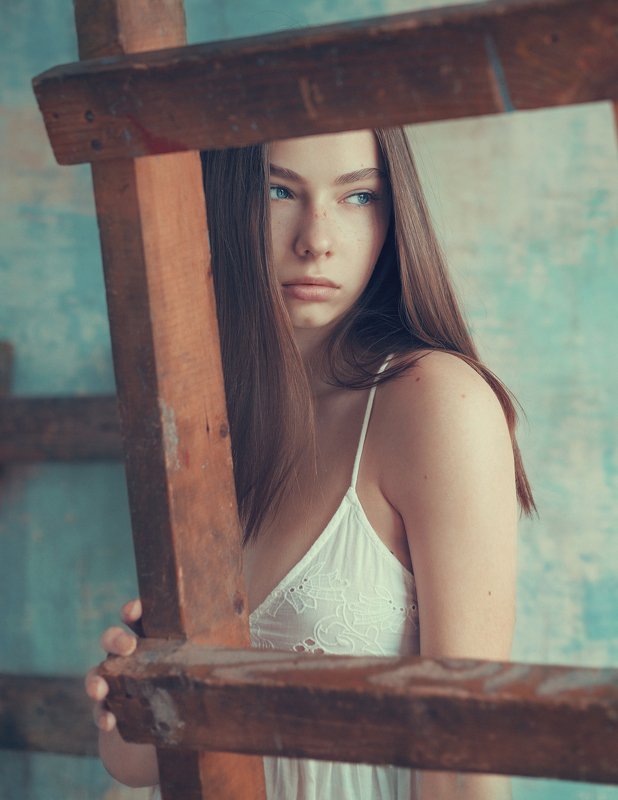 женский портрет, естественный свет, портрет, девушка, студия, ремонт, portrait, woman, tyagushovaphoto, художественная фотография София фото превью