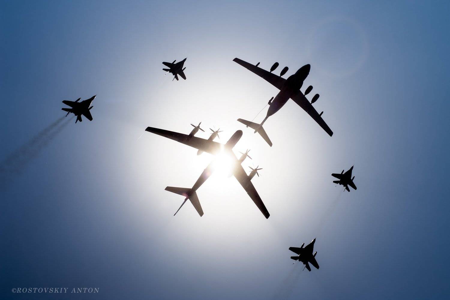 День Победы, Антон Ростовский