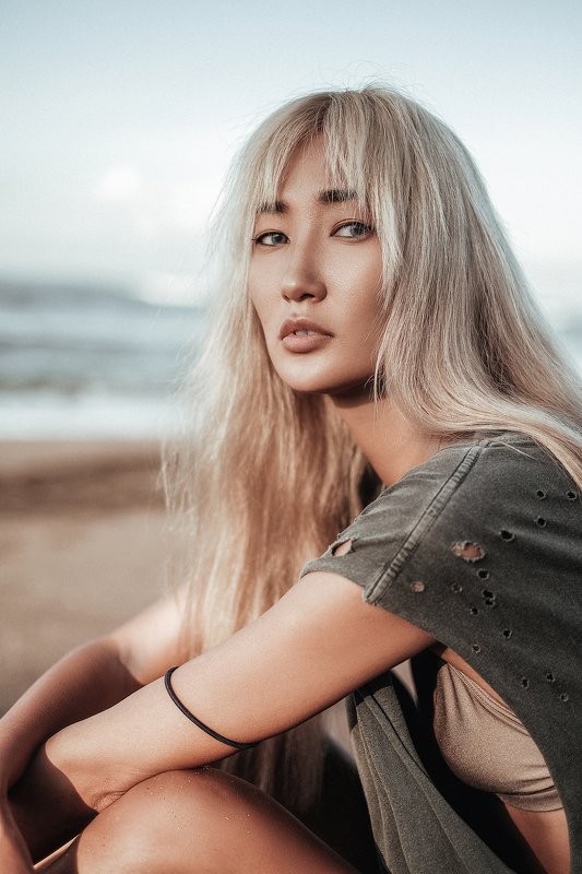 океан, волны, девушка, песок, пена, nude, nature, солнце, прозрачное платье, вода, мокрые волосы, мокрая девушка, девушка в воде Рассвет у океана фото превью