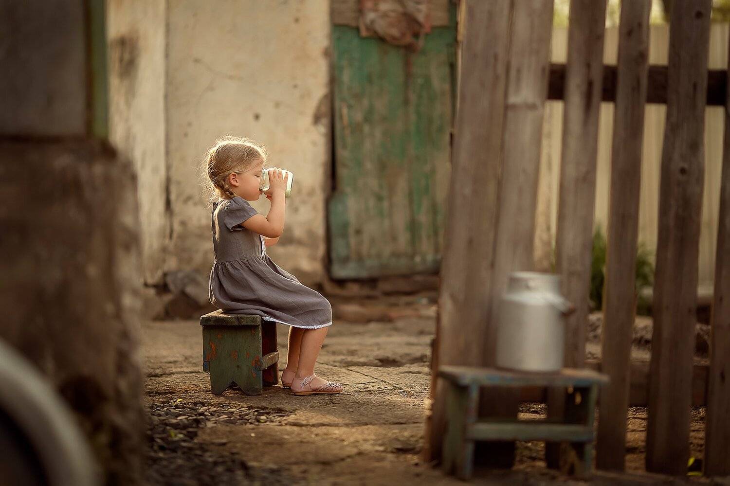 молоко девочка деревня бидон, Екатерина Белоножкина