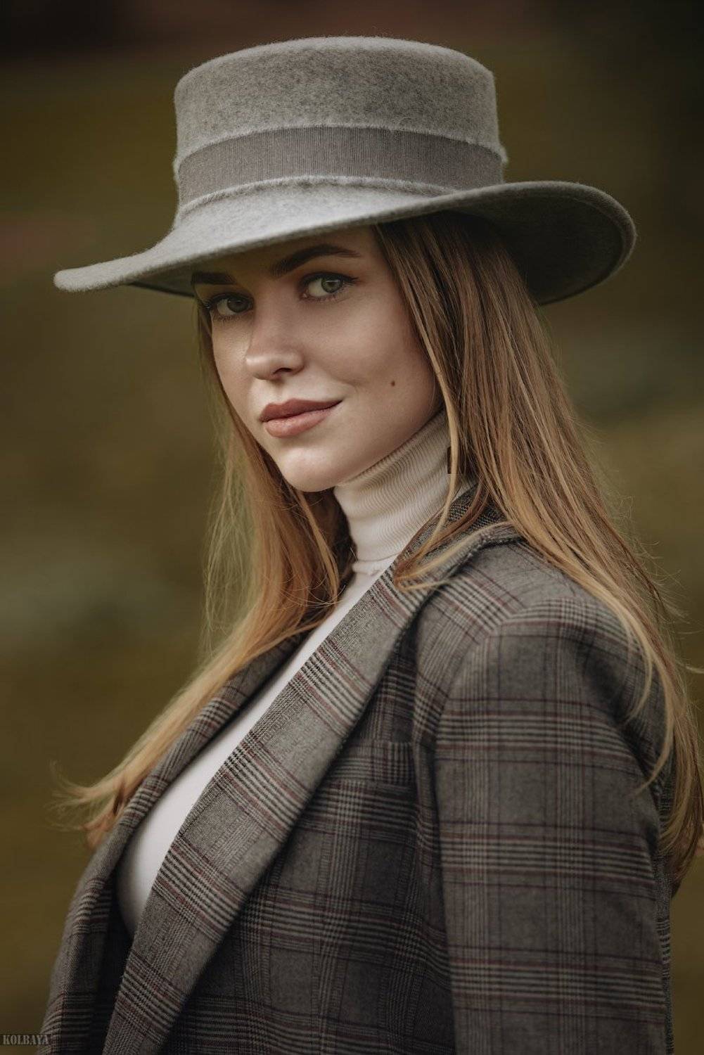 портрет, модель, шляпа, осень, Колбая Александр