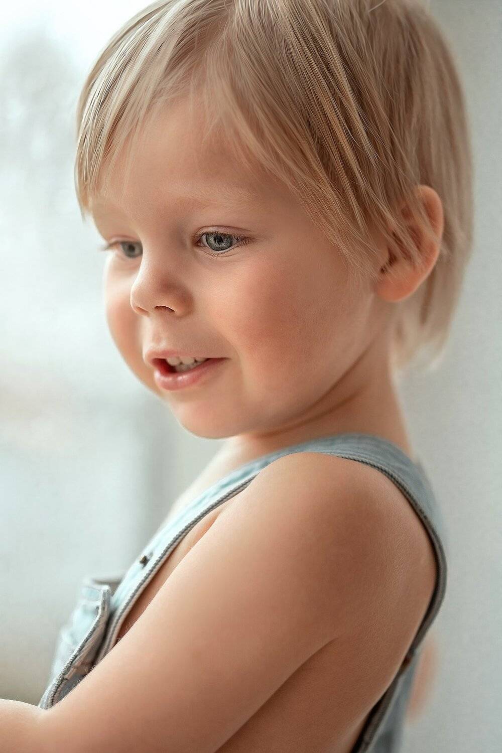 мальчик, съемка дома, у окна, дневной свет, дети, художественная фотография, дети и животные, Елена Чернигина