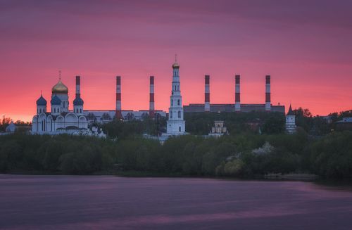 Полыхал закат