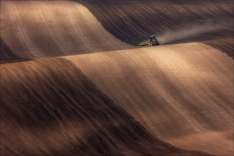 южная моравия,пейзаж,карлинские волны,линии,south moravian,lines,свет,czech,весна,чехия,landscapes,поле,трактор,абстракция \