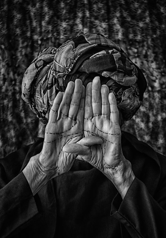 woman, life, hands, old age, conceptual, black and white, женщина, жизнь, руки, старость, концептуально, черно-белое Borders фото превью