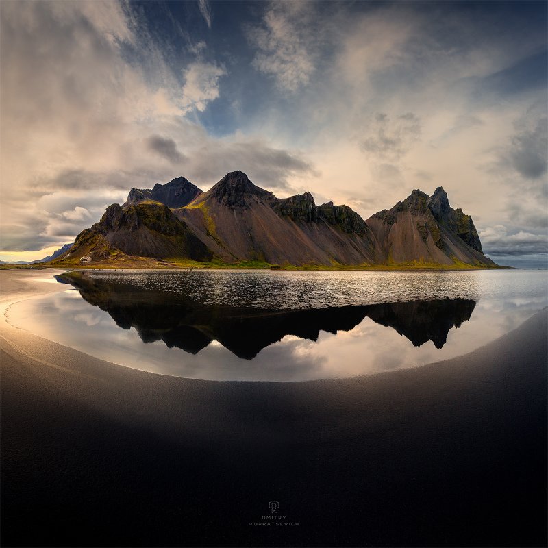 Темное отражение фото превью