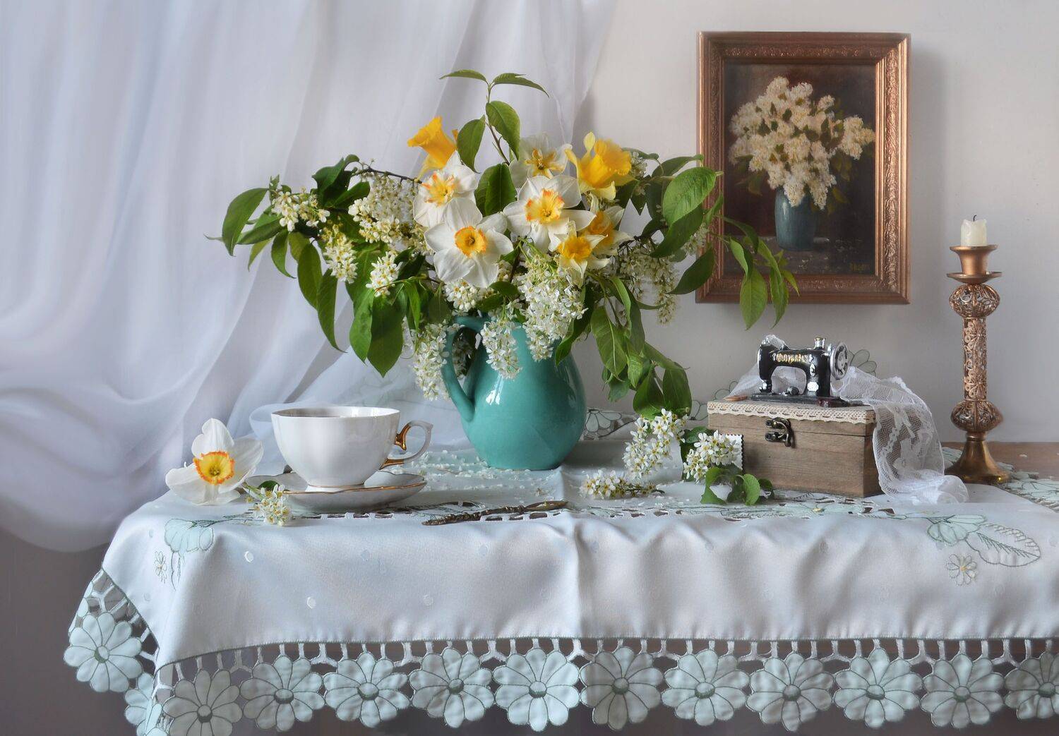 still life, натюрморт,черёмуха, весна, май,фото натюрморт,картина маслом, шкатулка, подсвечник, свеча, цветы, нарциссы, Колова Валентина