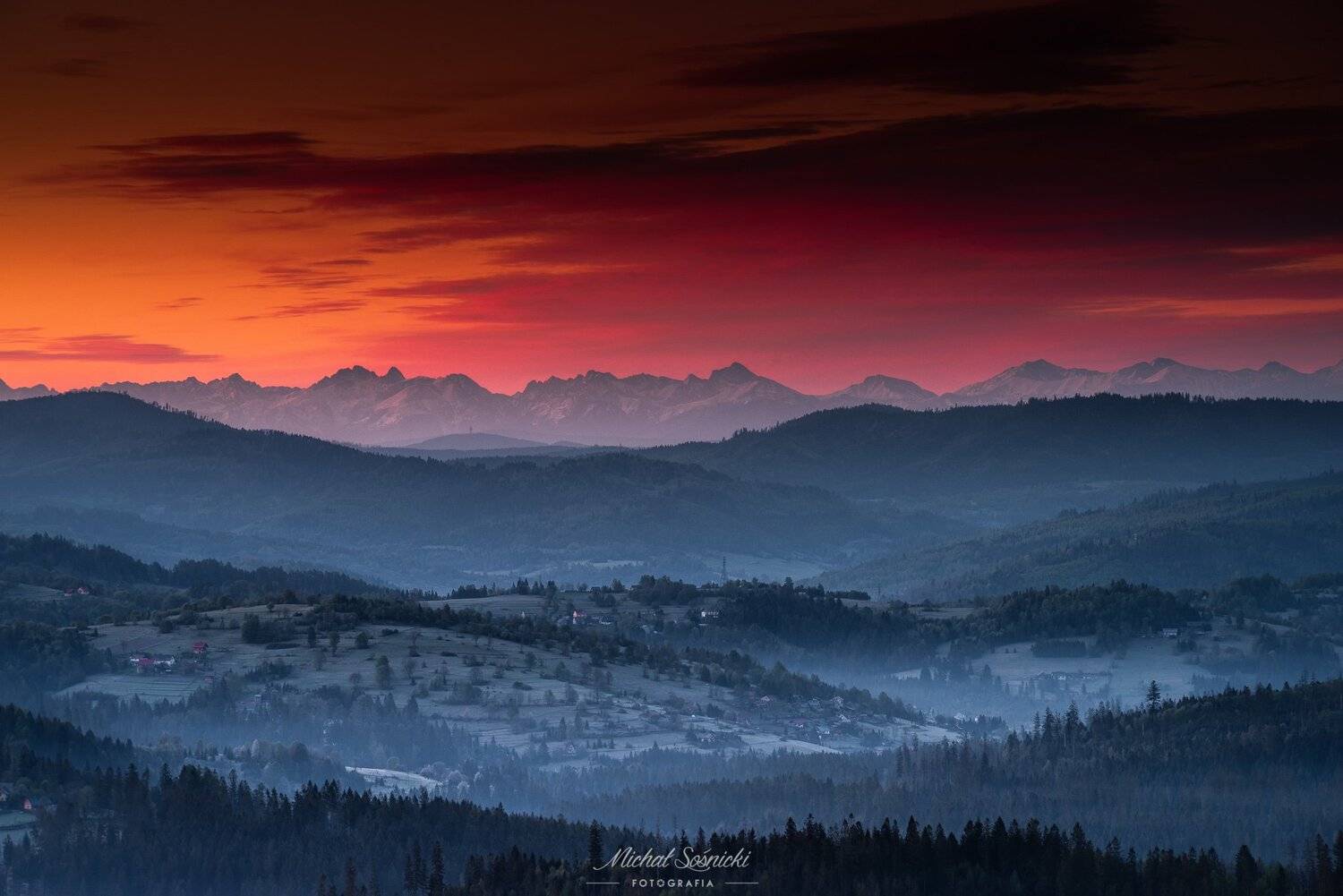 #sunset #mountains #tree #color #pentax #benro #nature #amazing #sunrise #foggy, Michał Sośnicki