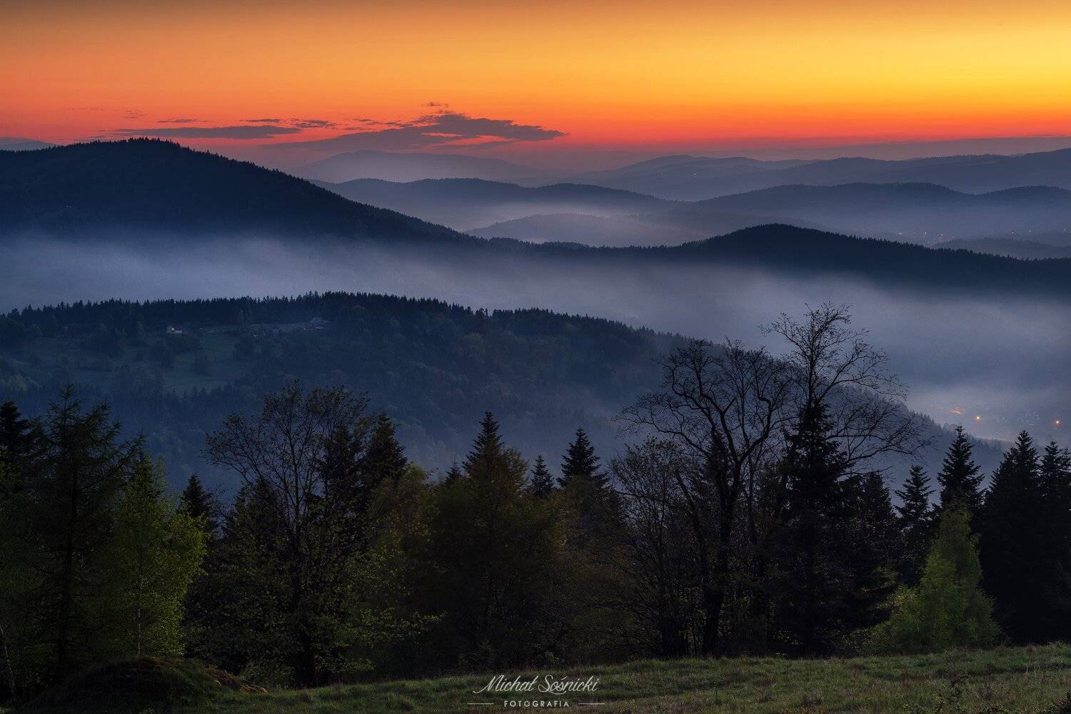 #sunset #mountains #tree #color #pentax #benro #nature #amazing #sunrise #foggy, Michał Sośnicki