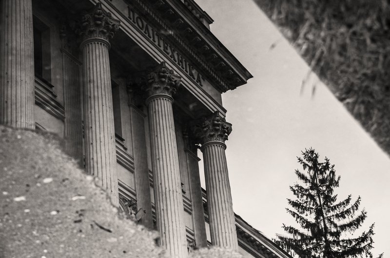 reflection,city,monochrome,sepia,water,nikon,lviv,ukraine. Reflection фото превью