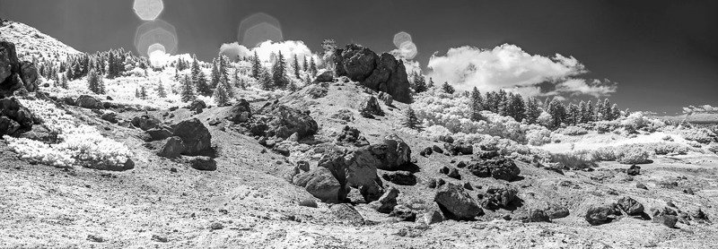 вулкан, кунашир, курилы,курильские острова, панорама, инфракрасная фотография, инфракрасное фото, ir, камни, облака, природа Вулкан Менделеева. Инфракрасная панорама. Курилы фото превью