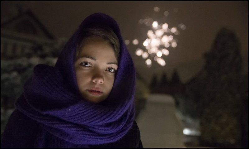 Катя и салют. фото превью