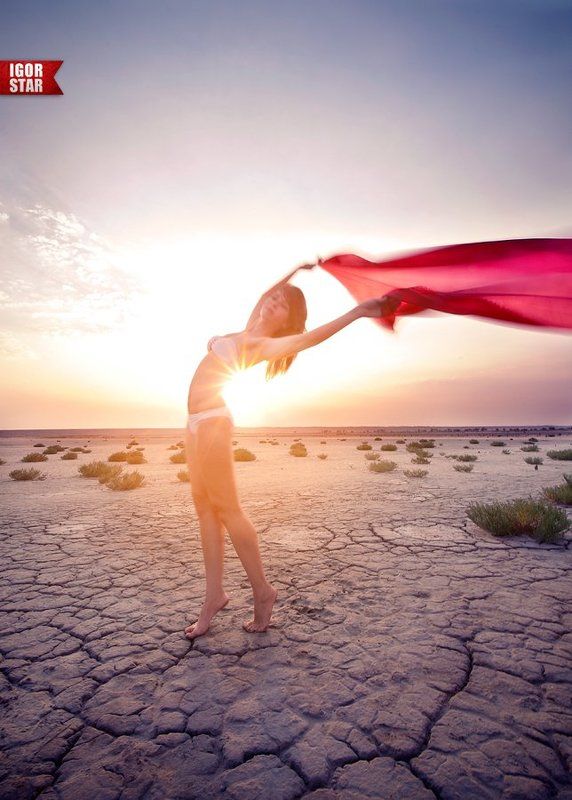 Desert girl фото превью