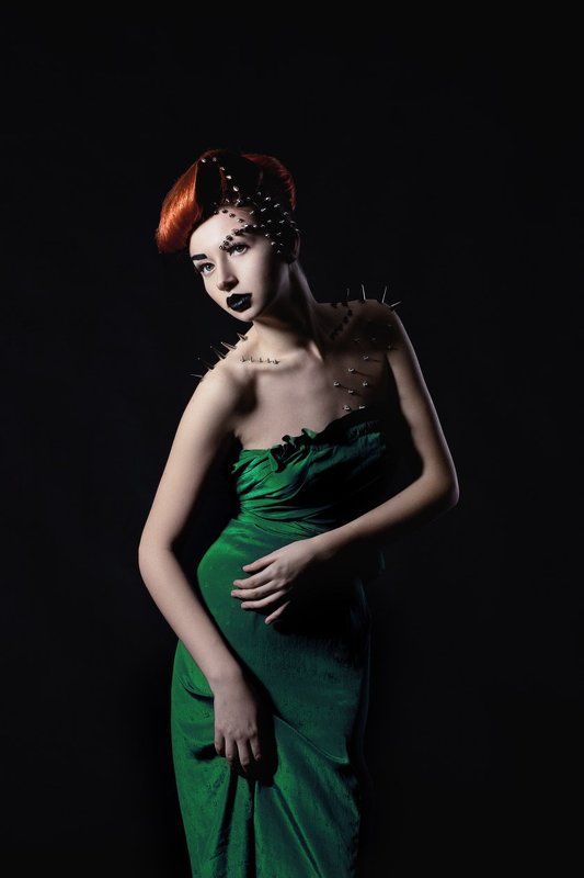 шипы, девушка ФРО фото превью