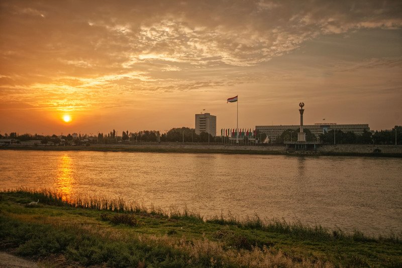 Утро… Худжанд. Таджикистан фото превью