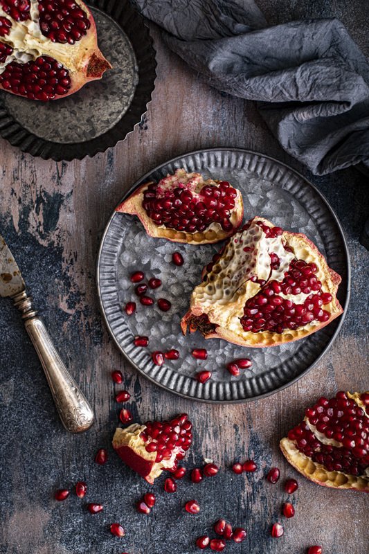 food photography fresh fruit pomegranate foodie still life flatlay Pomegranate фото превью