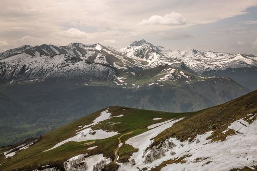 С видом на Загедано-Урупский массив