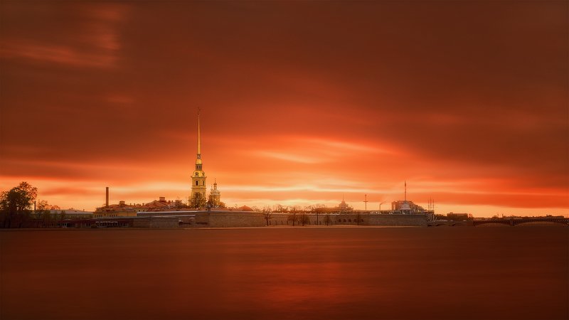 Рассвет над Петропавловским собором фото превью