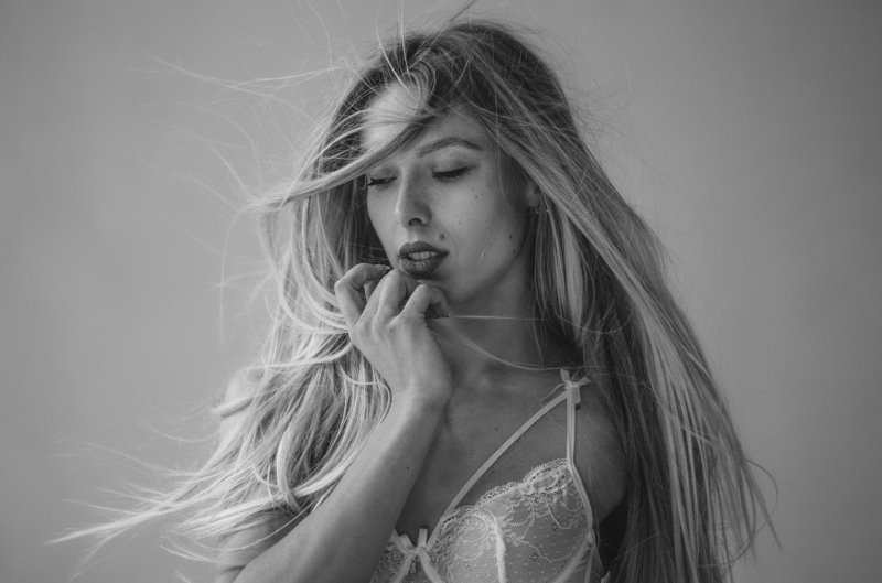 Veronika фото превью