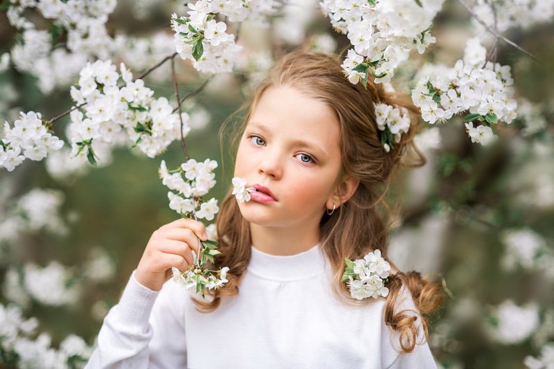 девочка, весна, цветы, girl, spring, flowers, Arina фото превью