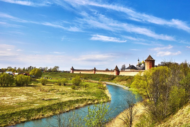 Спасо-Евфимиев монастырь (1352г.) . В 1445 году, у его стен, татарами было разбито русское войско и пленён Московский князь Василий Тёмный.Включен в список Всемирного наследия ЮНЕСКО. Суздаль фото превью