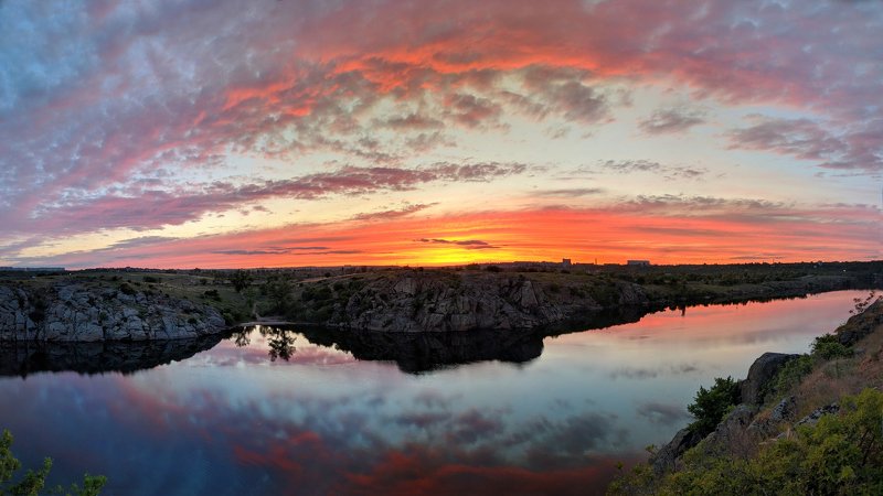 закат,весна,пейзаж,краски,зелень,солнце,небо,река,рекаднепр,landscape,сюжет,природа,nature,sky,sunset,цвет,ковыль,берег,скалы Майские закаты фото превью