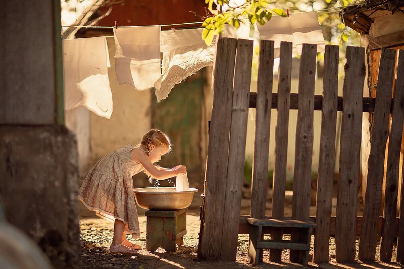 таз стирка белье конторой свет девочка Большая стирка фото превью