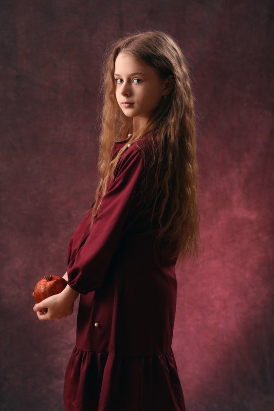 портрет, ребёнок, девочка, цвет, гранат, красный, red,girl,child,portrait Маргарита фото превью
