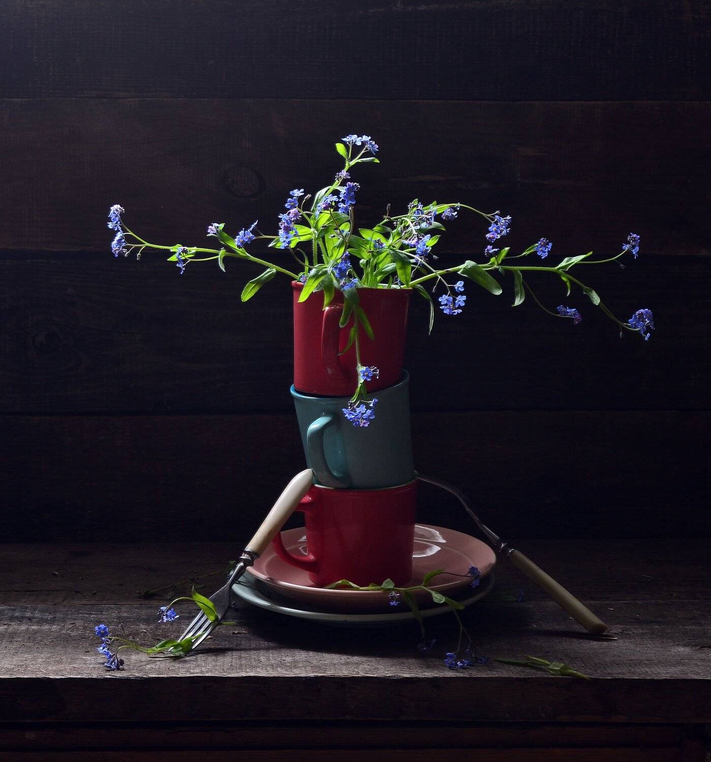 тарелки, бокалы, вилки, незабудки., Оксана Евкодимова