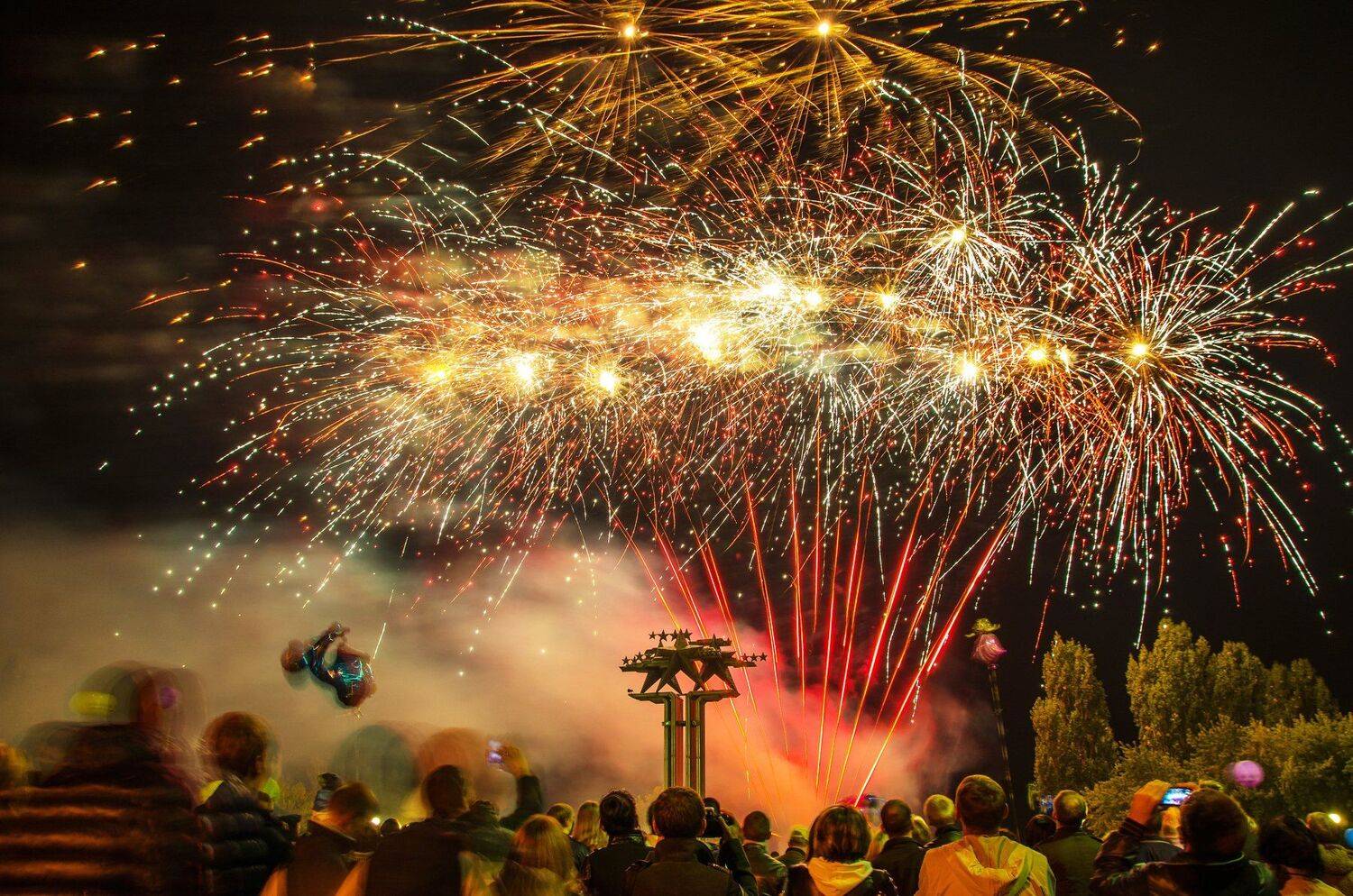 салют,победа,май,праздник,люди,ночь,огни, Владимир Володин