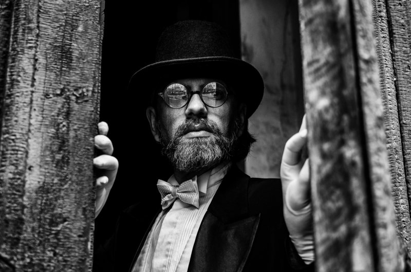Mysterious Gentleman фото превью