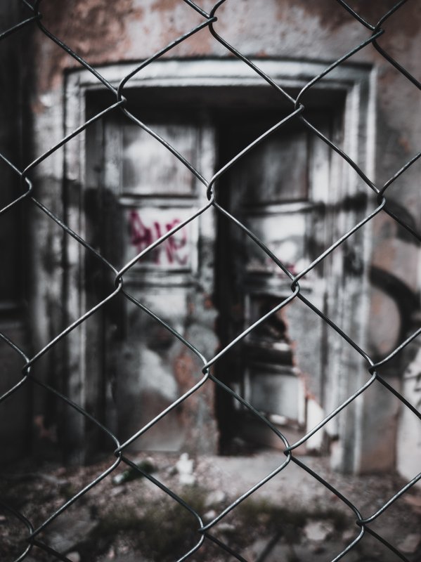 The thin barrier to darkness фото превью