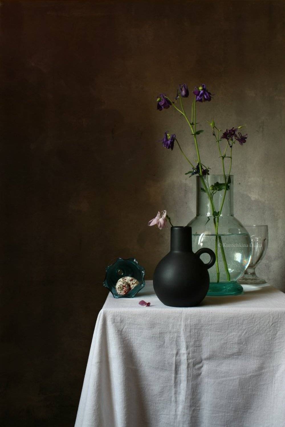 натюрморт, цветы, аквилегия, водосбор, стекло, Курочкина Диана