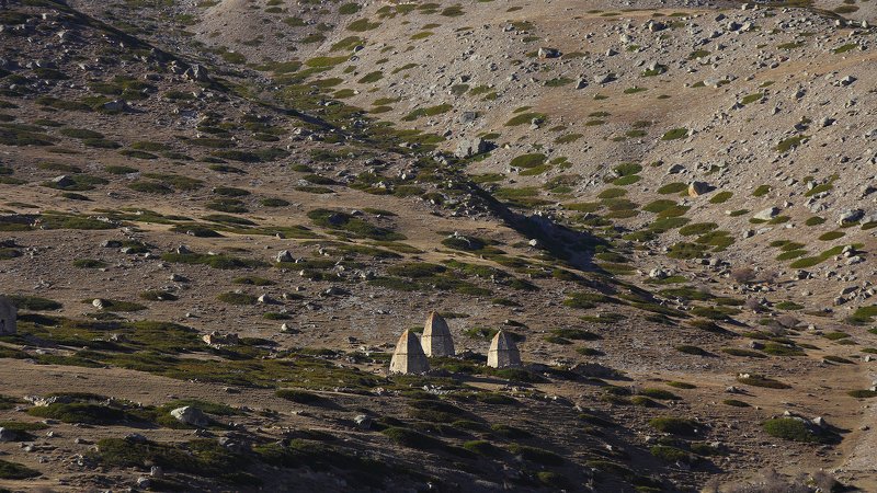 булунгу, кабардино-балкария, чегем, эльтюбю, город, мёртвых, чегемское, ущелье, верхний, чегем, эль-тюбю, горы, природа Эль-Тюбю (город мёртвых), Чегем фото превью